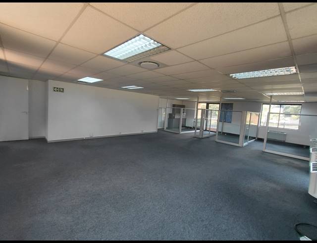 150M² OFFICE TO LET IN BRYANSTON